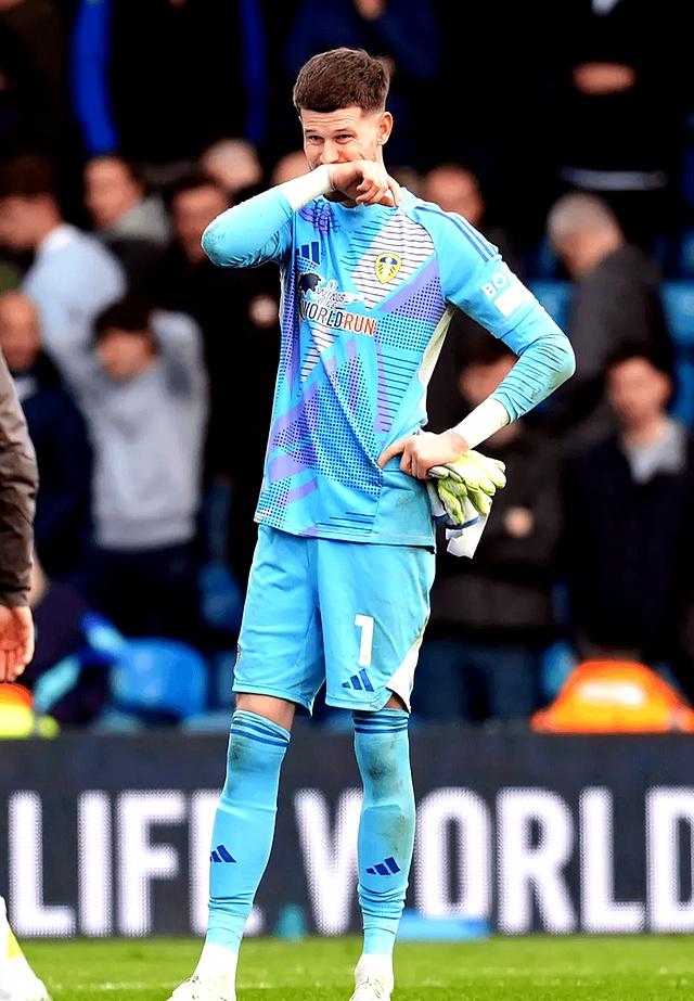 关于利兹联遭遇连败，球迷情绪低落的信息