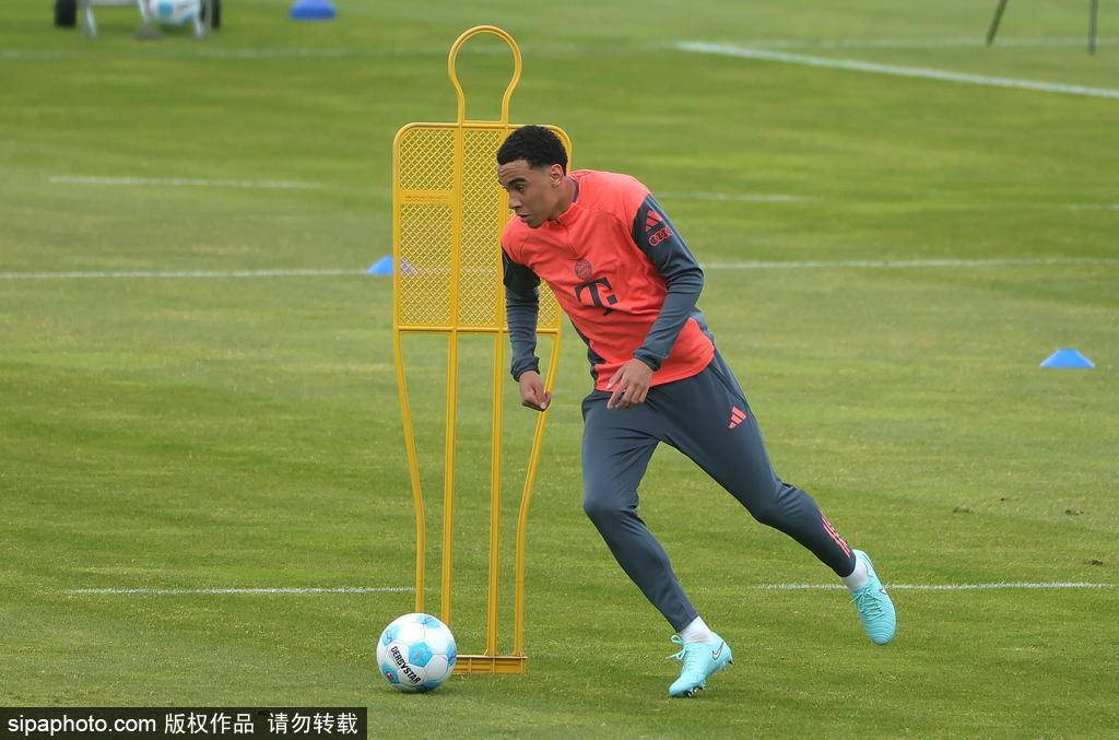  阿扎伦卡连续三场比赛得分超过战术调整，拜仁挑战极限！